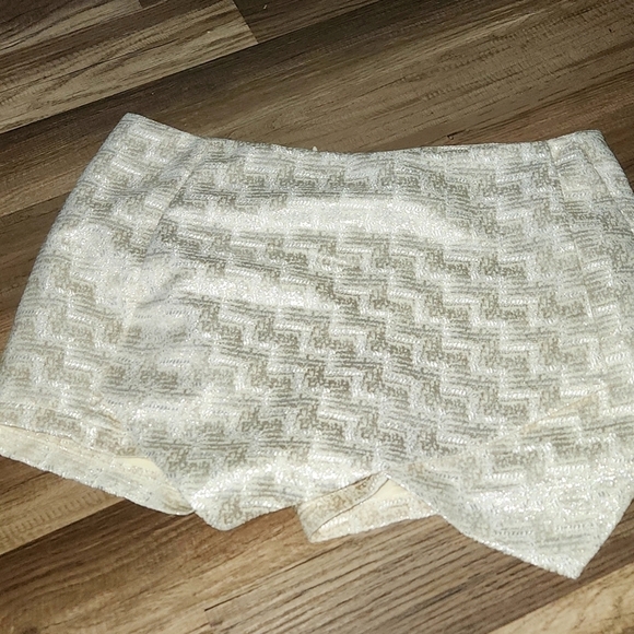 Chelsea & Violet Cream/Gold Sparkle Skort Size Large Dressy Classic - Picture 4 of 8